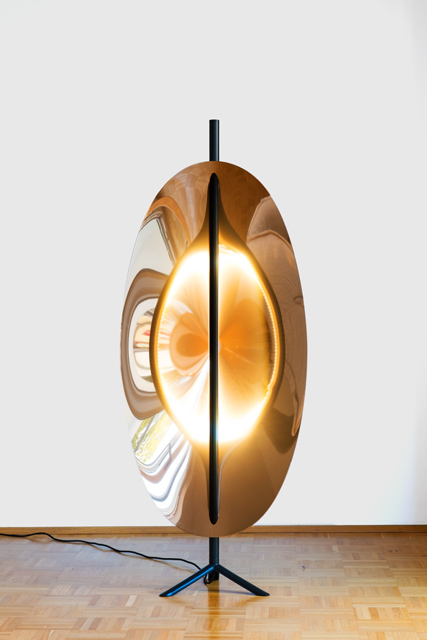 Phi lamp button
