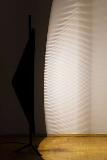 Phi lamp sideview